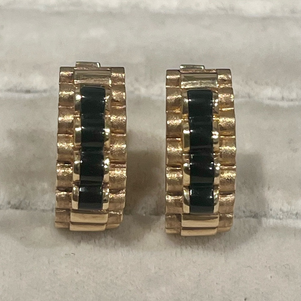 14K yellow gold and oval black onyx earrings with latch backs - NEW